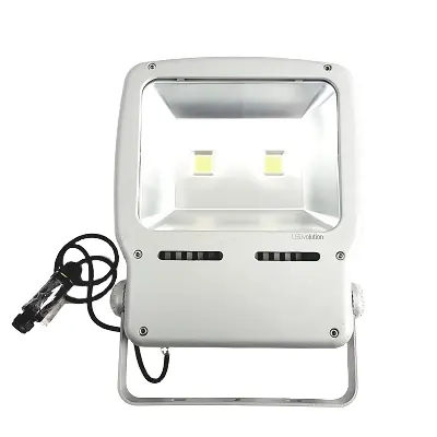 LED Fluter 100 W 230 V 7800 Lumen IP 65 Expressversand