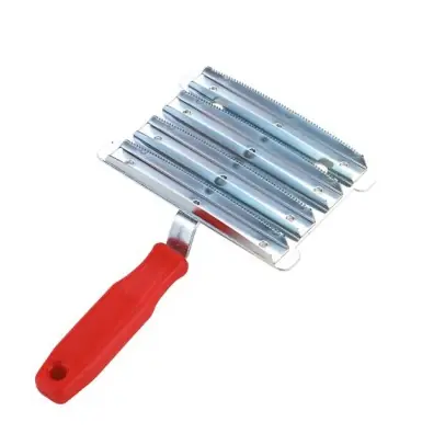 Viehstriegel verz. Plastikgriff Neue Ware
