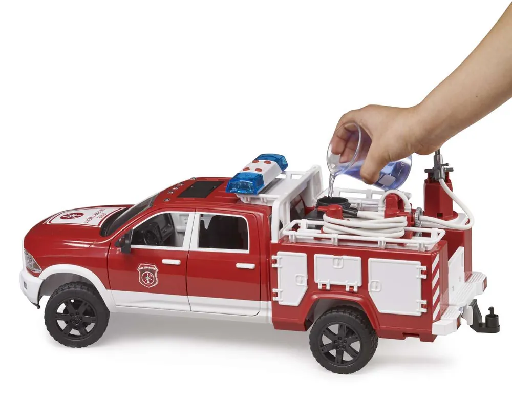 Bruder Bruder RAM 2500 Feuerwehreinsatzwagen mit L+S Modul Abverkauf