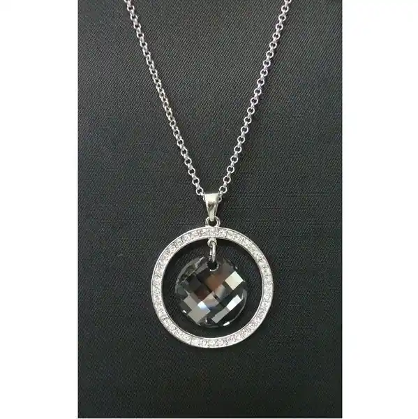 NOELANI Kette Circle Pendant Swarovski Kristalle 80cm Messing rhodiniert Solange Der Vorrat Reicht
