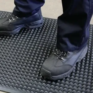 Arbeitsplatzbodenbelag Fertigmatte L1200xB900xS15mm schwarz PUR COBA Markenprodukt