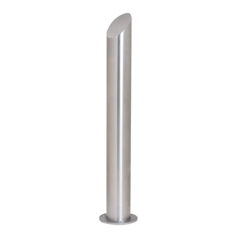 Highlight CITY-Poller BERLIN 45 108 mm mit 45° schrägen Pollerkopf - hochglanzpoliert
